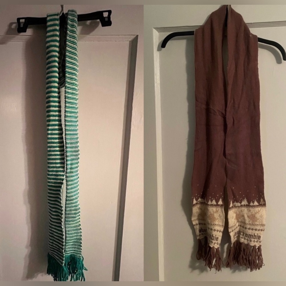 2 worn Abercrombie scarves 🧣